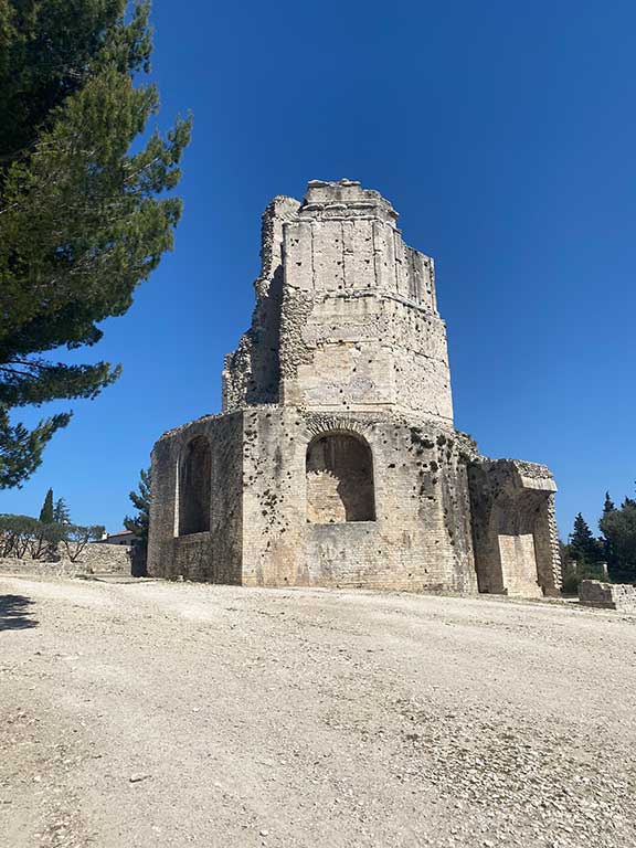 vue sur la tour magne